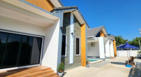 Sisters Real Escapes - Entire Villa